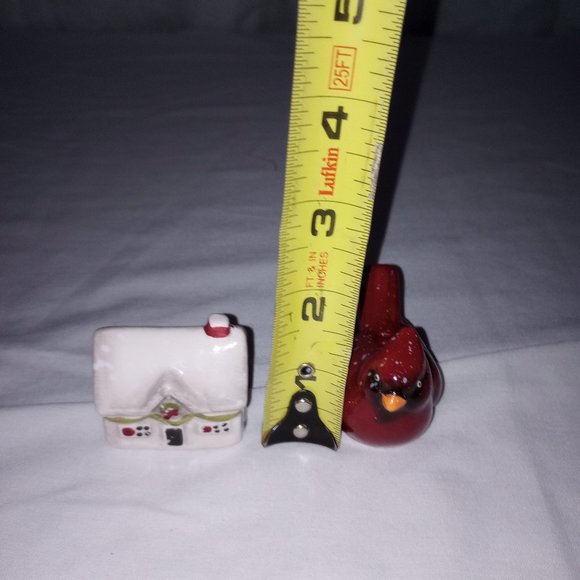 NWT    Ceramic Red Bird & House Salt & Pepper Shakers- - Picture 7 of 8